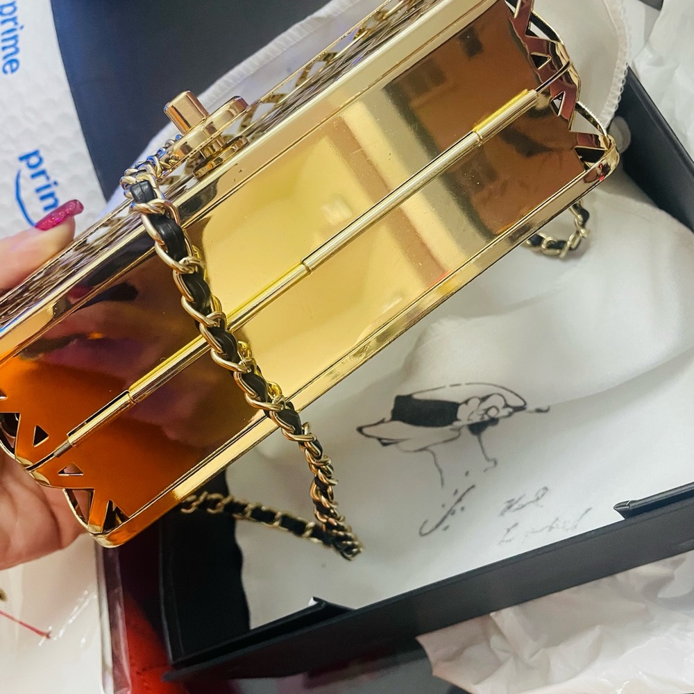 🖤💛 Chanel Black and Gold metal cage Crossbody Bag - Picture 7 of 15